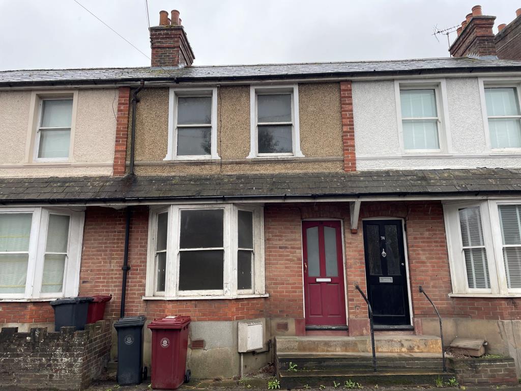 Lot: 55 - HOUSE IN NEED OF REFURBISHMENT -